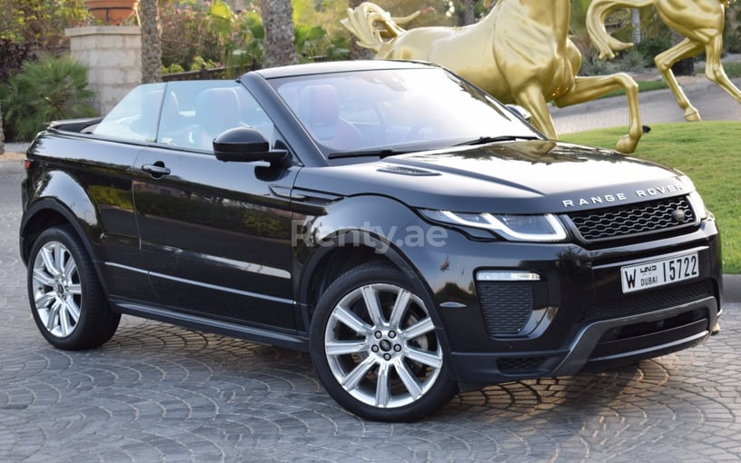 Range Rover Evoque (Negro), 2017 para alquiler en Dubai