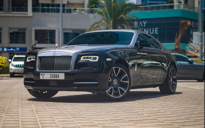 Rolls Royce Wraith Silver roof (Zwart), 2019 te huur in Abu-Dhabi