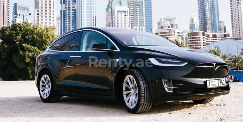 Tesla Model X (Black), 2017 in affitto a Dubai