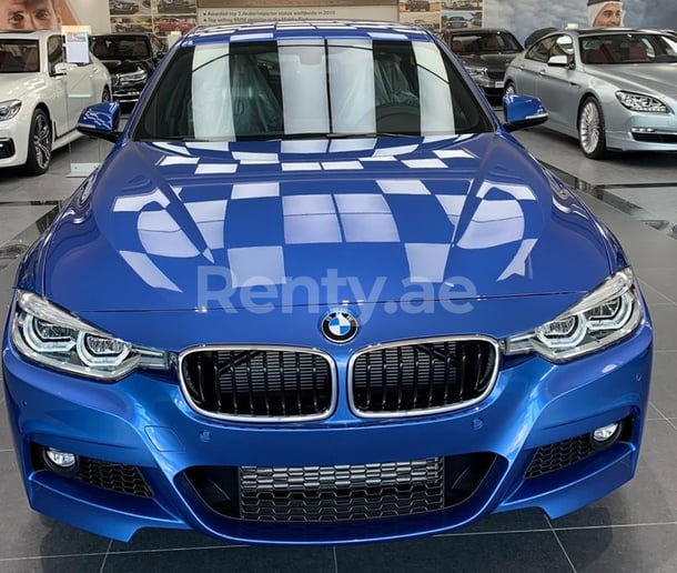 BMW 318 (Blau), 2019  zur Miete in Dubai