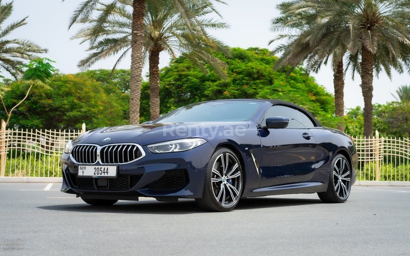 BMW 840i   cabrio (Azul), 2021 para alquiler en Abu-Dhabi