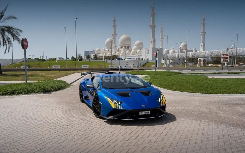 Lamborghini Huracan STO (Синий), 2022 для аренды в Дубай