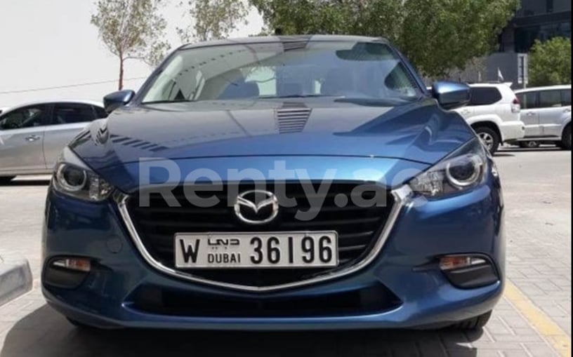 Mazda 3 (Bleue), 2019 à louer à Dubai