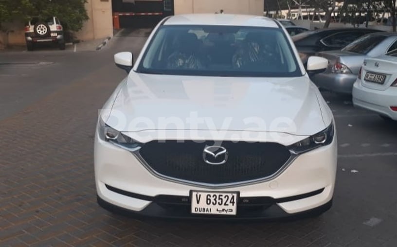 Mazda CX5 (Ярко-белый), 2019 для аренды в Дубай