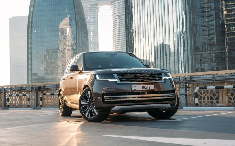 Range Rover Vogue HSE (Темно-серый), 2023 для аренды в Шарджа
