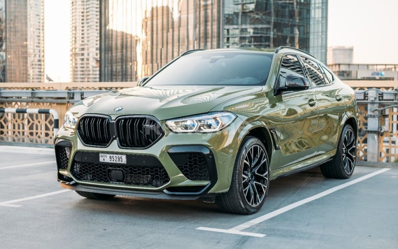 BMW X6 M Competition (verde), 2022 in affitto a Dubai