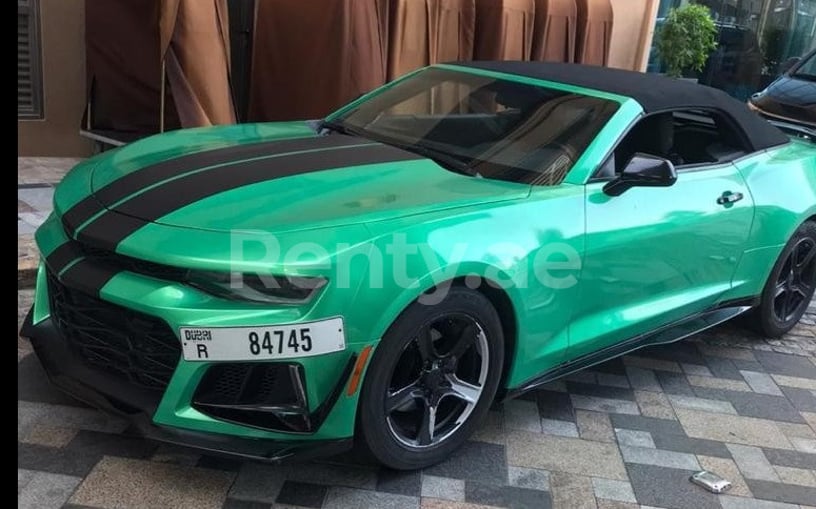 Chevrolet Camaro (Verde), 2019 para alquiler en Dubai