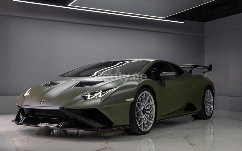 在迪拜 租 Lamborghini Huracan STO (绿色), 2022