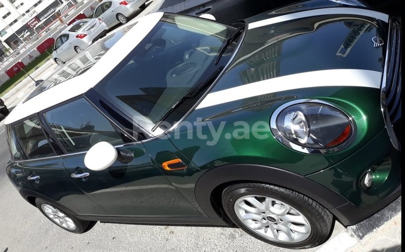 Mini Cooper (Зеленый), 2019 для аренды в Дубай