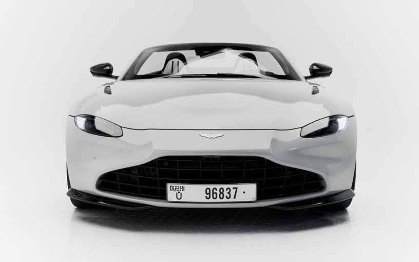 在迪拜 租 Aston Martin Vantage (灰色), 2021