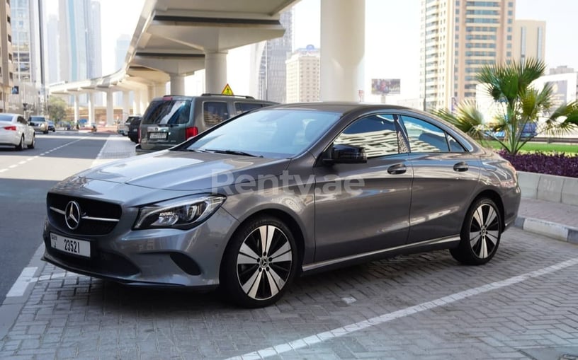 Mercedes CLA (Grau), 2019  zur Miete in Sharjah
