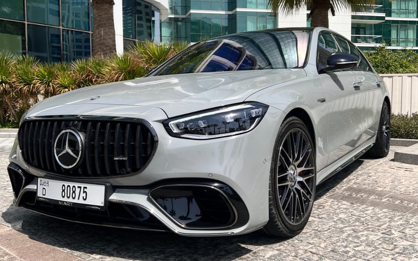 Şarika'de kiralık Mercedes S63 AMG (Gri), 2023