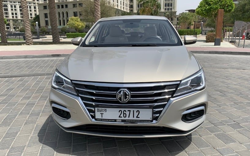 MG5 (Gris), 2025 para alquiler en Abu Dhabi