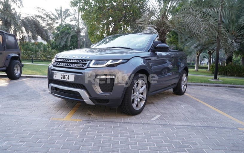Range Rover Evoque (Серый), 2018 для аренды в Дубай