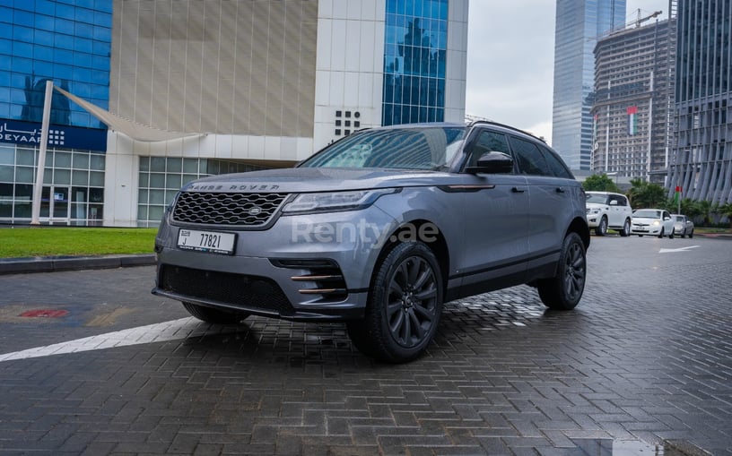 Range Rover Velar (Серый), 2020 для аренды в Дубай
