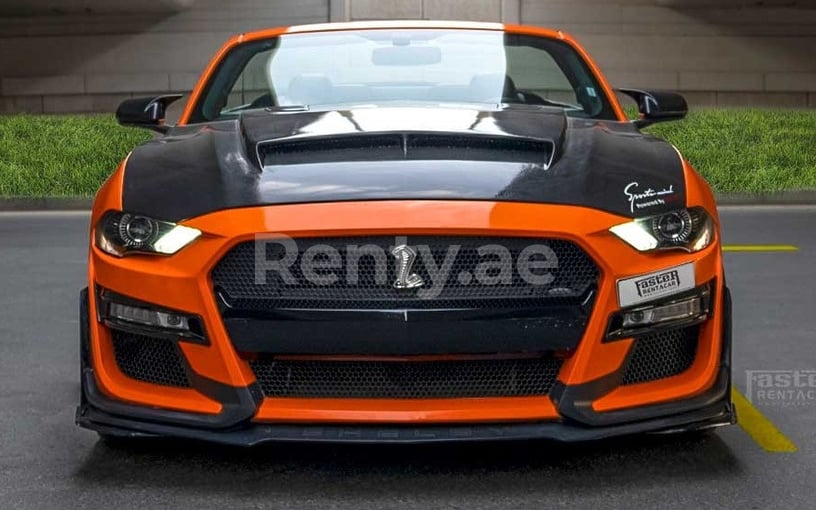 Ford Mustang (Оранжевый), 2020 для аренды в Дубай