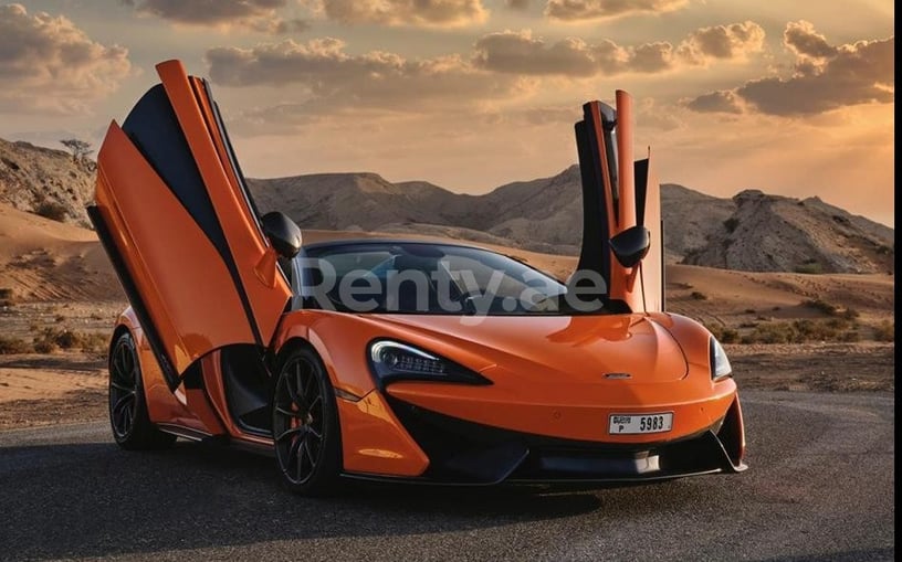McLaren 570S Spyder (Orange), 2019  zur Miete in Dubai