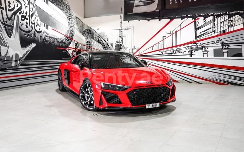 Audi R8 (rojo), 2021 para alquiler en Dubai