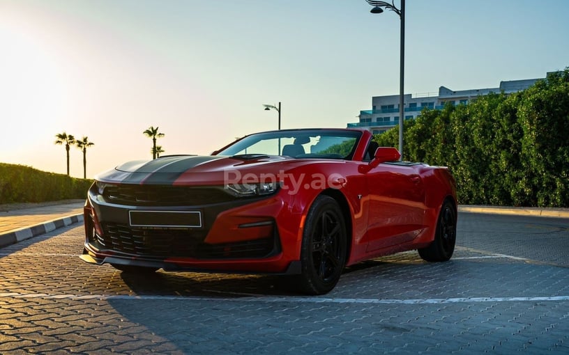 Chevrolet Camaro Cabrio (Rouge), 2019 à louer à Dubai