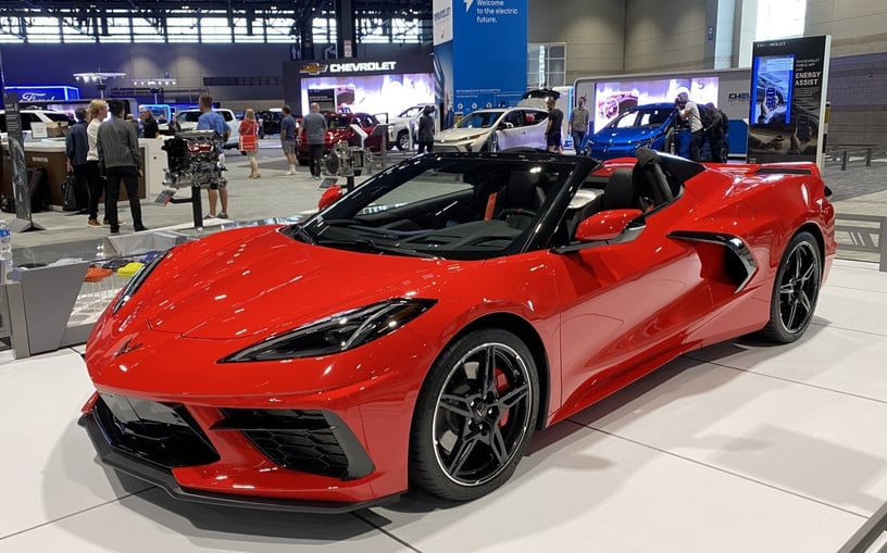 Chevrolet Corvette Stingray (Красный), 2018 для аренды в Дубай