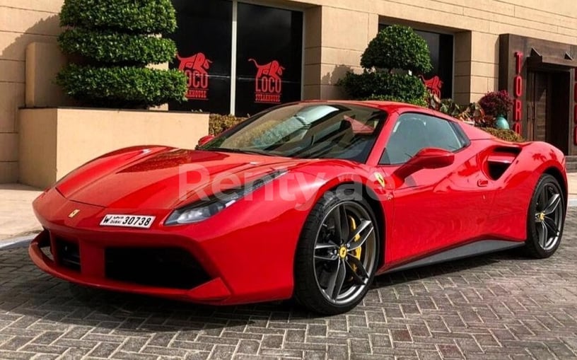Ferrari 488 Spider (rojo), 2018 para alquiler en Dubai
