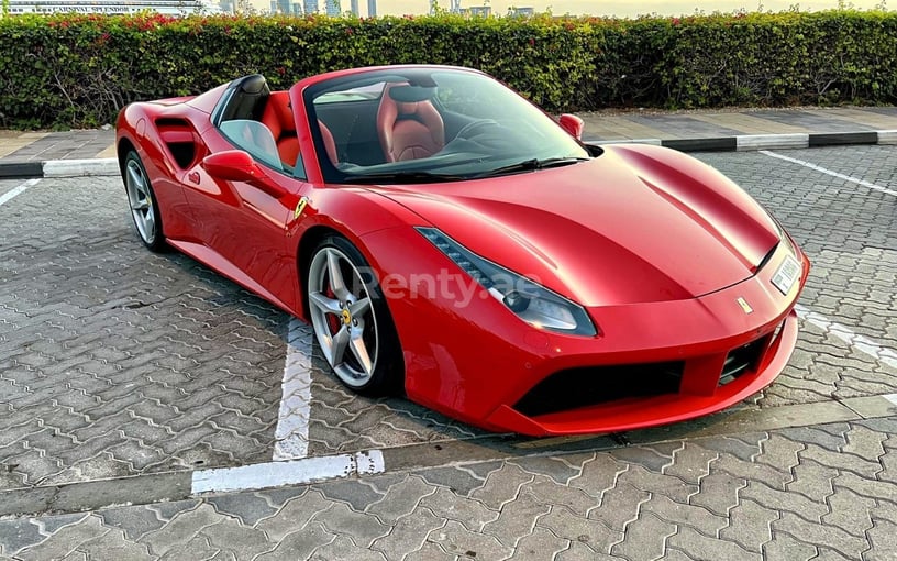 إيجار Ferrari 488 Spyder (أحمر), 2017 في دبي