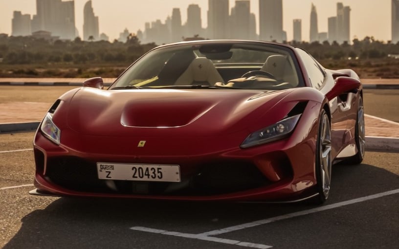 إيجار Ferrari F8 Tributo Spyder (أحمر), 2021 في دبي