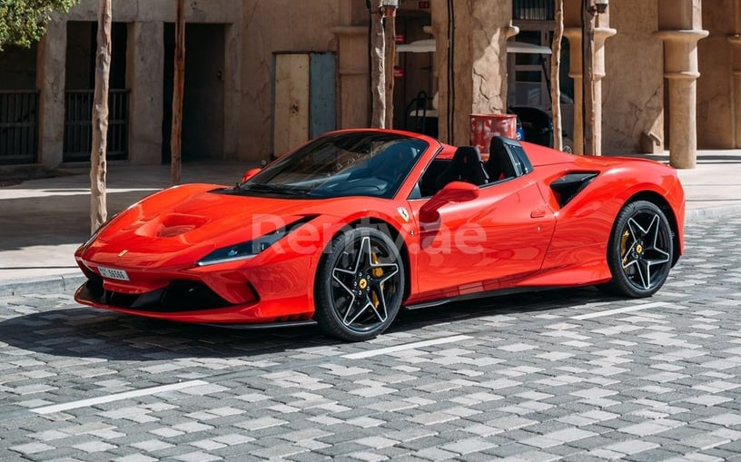 Ferrari F8 Tributo Spyder (Rosso), 2022 in affitto a Dubai