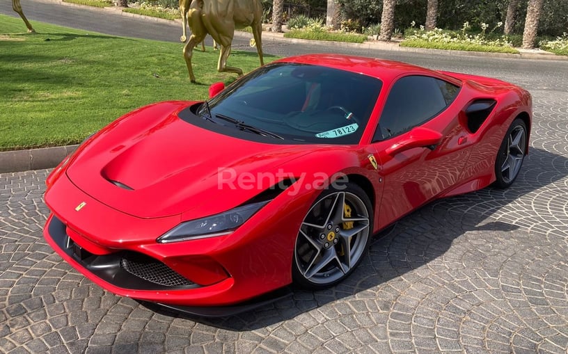Ferrari F8 Tributo (Rosso), 2021 in affitto a Dubai