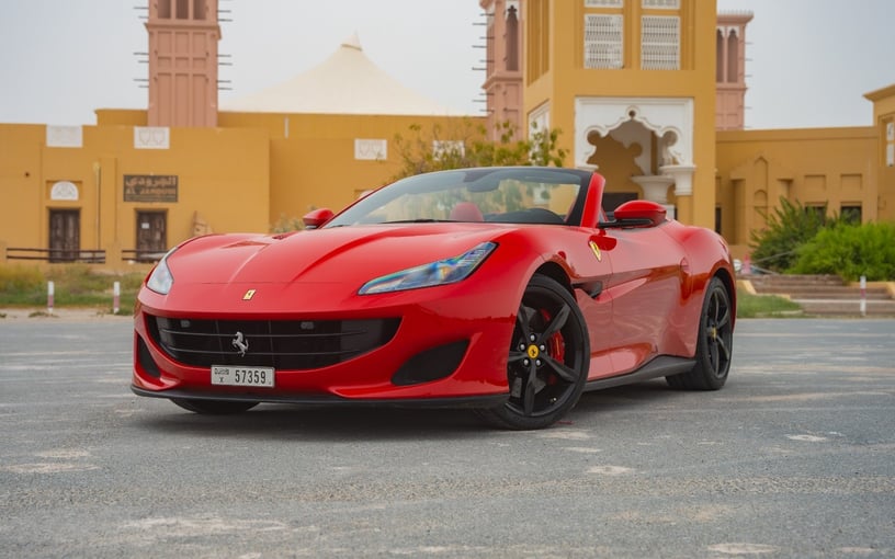 Ferrari Portofino Rosso RED ROOF (Rood), 2019 te huur in Dubai