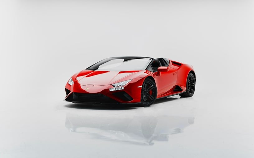 Lamborghini Huracan Evo Akropovic (rojo), 2021 para alquiler en Ras Al Khaimah