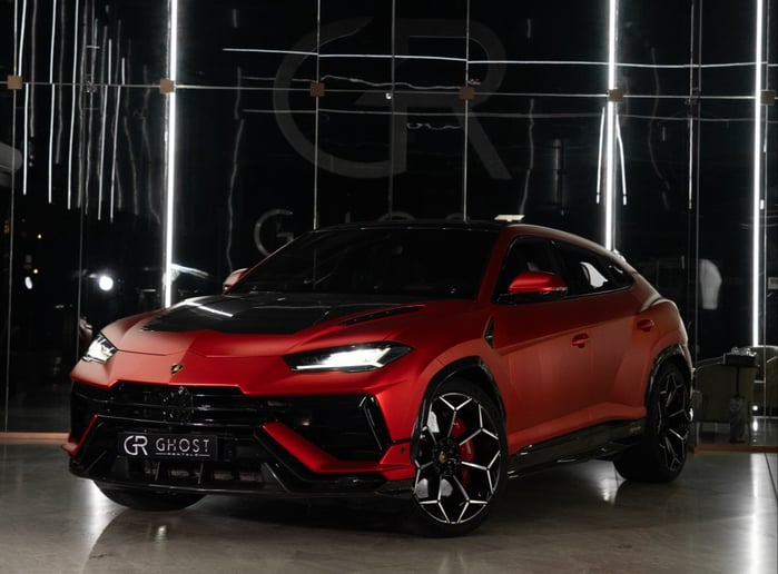 Lamborghini Urus (Rood), 2023 te huur in Dubai