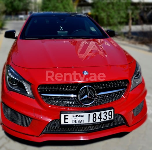 إيجار Mercedes CLA 250 (أحمر), 2018 في دبي