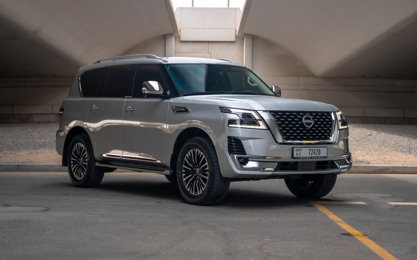 Nissan Patrol Platinum V6 (Zilver), 2024 te huur in Sharjah
