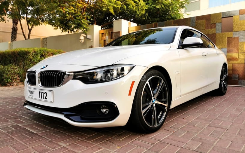 BMW 4 Series (Weiß), 2019  zur Miete in Dubai