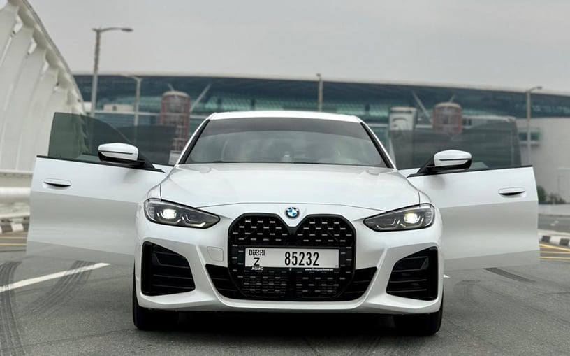 BMW 420i (Weiß), 2023  zur Miete in Dubai