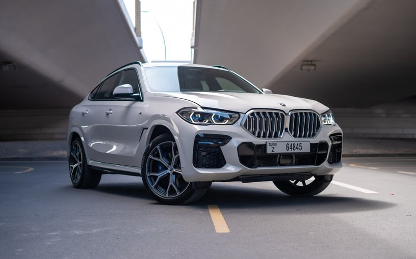 BMW X6 (Белый), 2023 для аренды в Шарджа