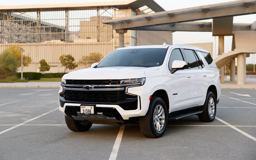 Chevrolet Tahoe (Blanco), 2023 - ofertas de arrendamiento en Dubai