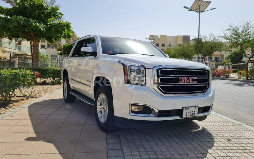 GMC Yukon (Blanc), 2019 à louer à Dubai