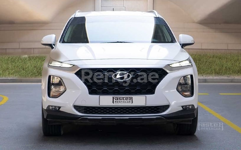 Hyundai Santa Fe (Bianca), 2019 in affitto a Dubai