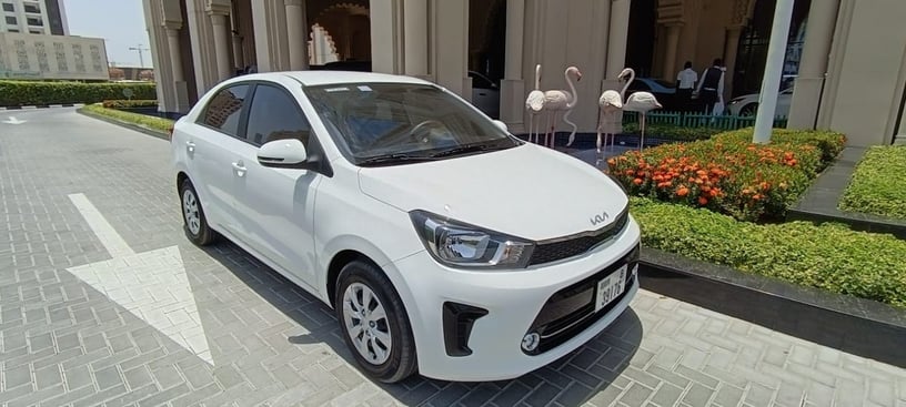 KIA Pegas (Bianca), 2025 in affitto a Sharjah