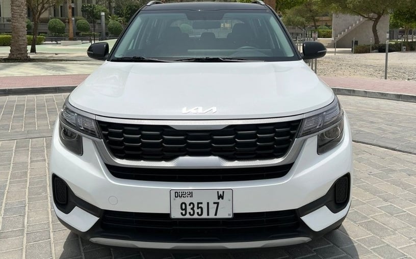 KIA Seltos (Bianca), 2024 in affitto a Sharjah