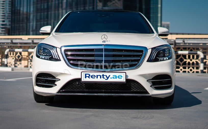 Mercedes S Class (Blanco), 2018 para alquiler en Sharjah