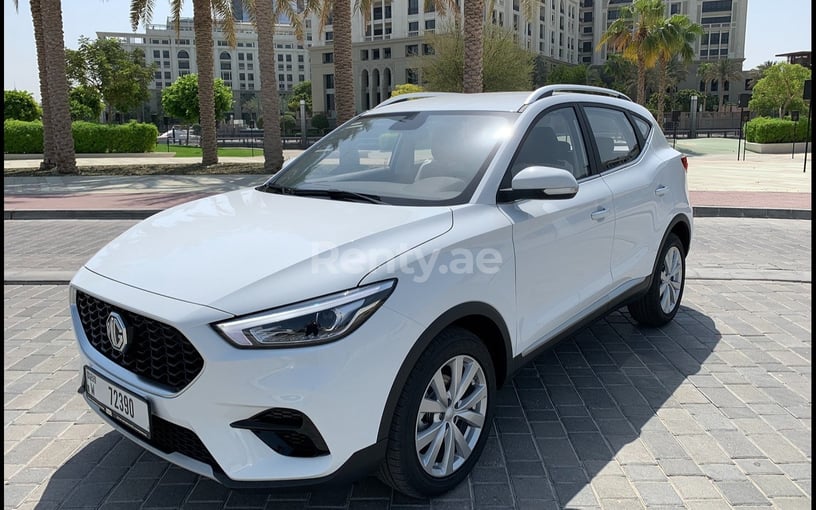 MG ZS (Blanc), 2022 à louer à Dubai