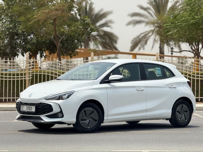 在沙迦 租 MG3 (白色), 2025
