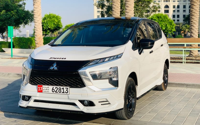 Mitsubishi Xpander (Wei&szlig;), 2025  zur Miete in Dubai