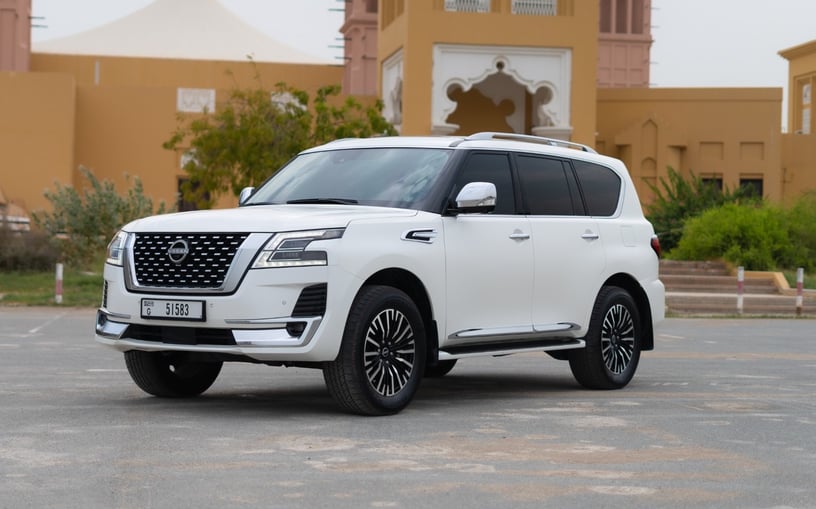 Nissan Patrol Platinum V6 (Wit), 2023 te huur in Abu-Dhabi