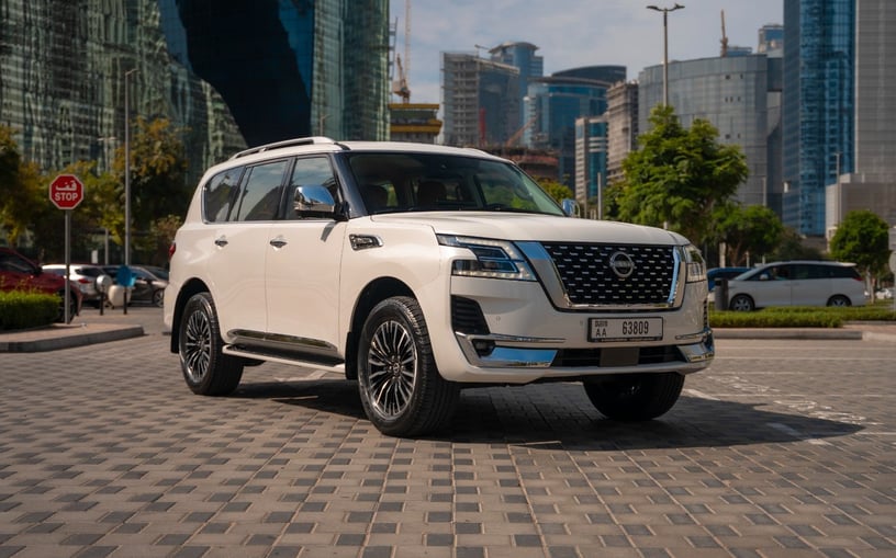 日产巡逻队 Platinum V6 (白色), 2024 - 阿布扎比租赁报价