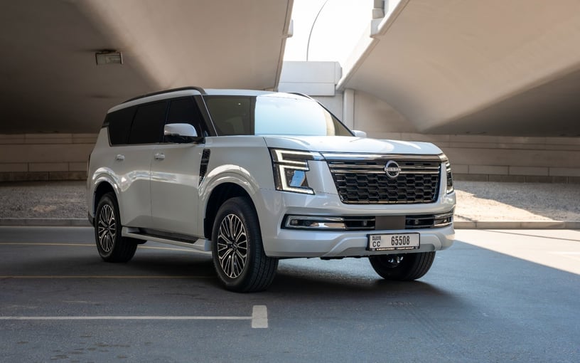 Nissan Patrol Platinum V6 (Blanc), 2025 &agrave; louer &agrave; Sharjah