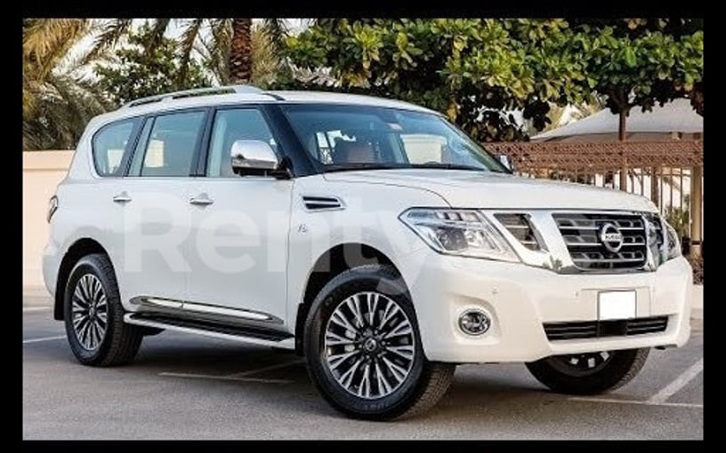 Nissan Patrol (Blanco Brillante), 2017 para alquiler en Dubai